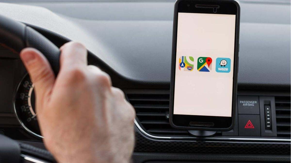 Studie zeigt: Wer Google Maps und Waze während der Fahrt nutzt, riskiert häufiger eine Geldstrafe
