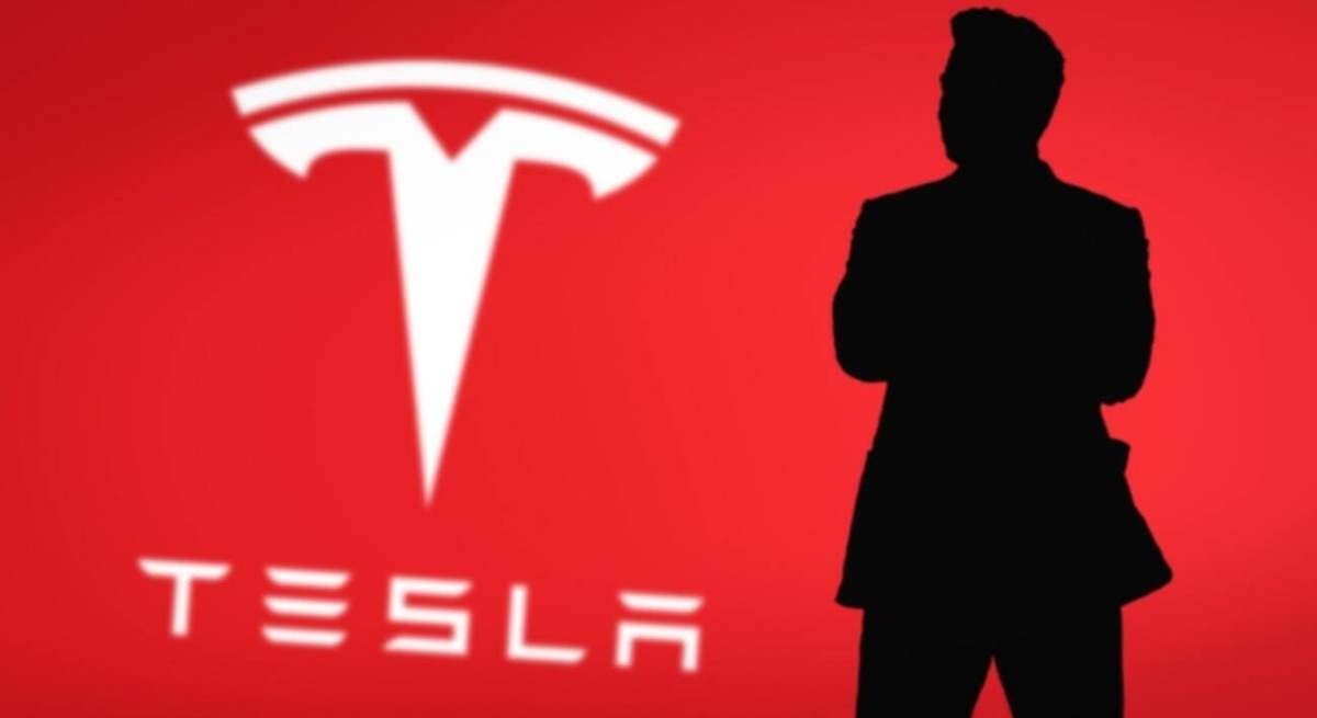 Żegnaj Tesla: Sytuacja firmy jest tak fatalna, że ​​Musk musiał zwolnić swojego najbardziej wpływowego dyrektora.
