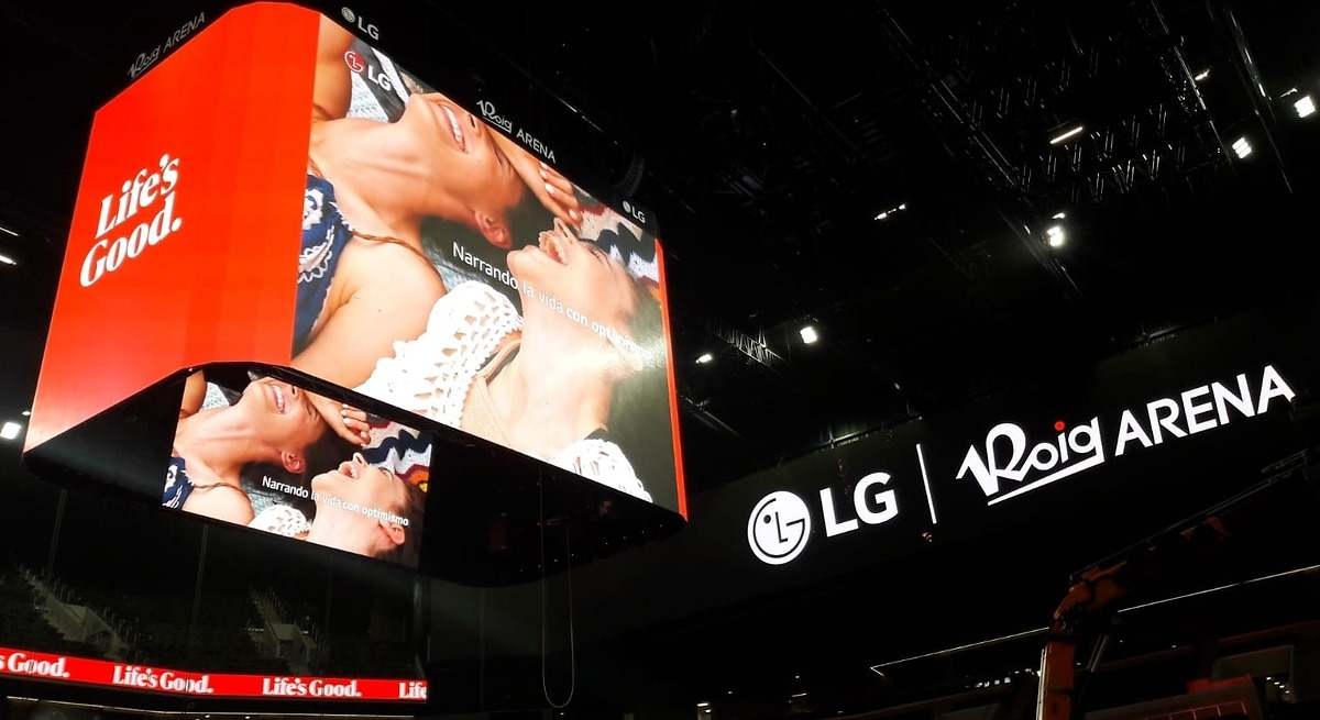 La Roig Arena vanta ora il tabellone video segnapunti centrale più grande d'Europa: 250 m2 di schermo e 9 tonnellate.