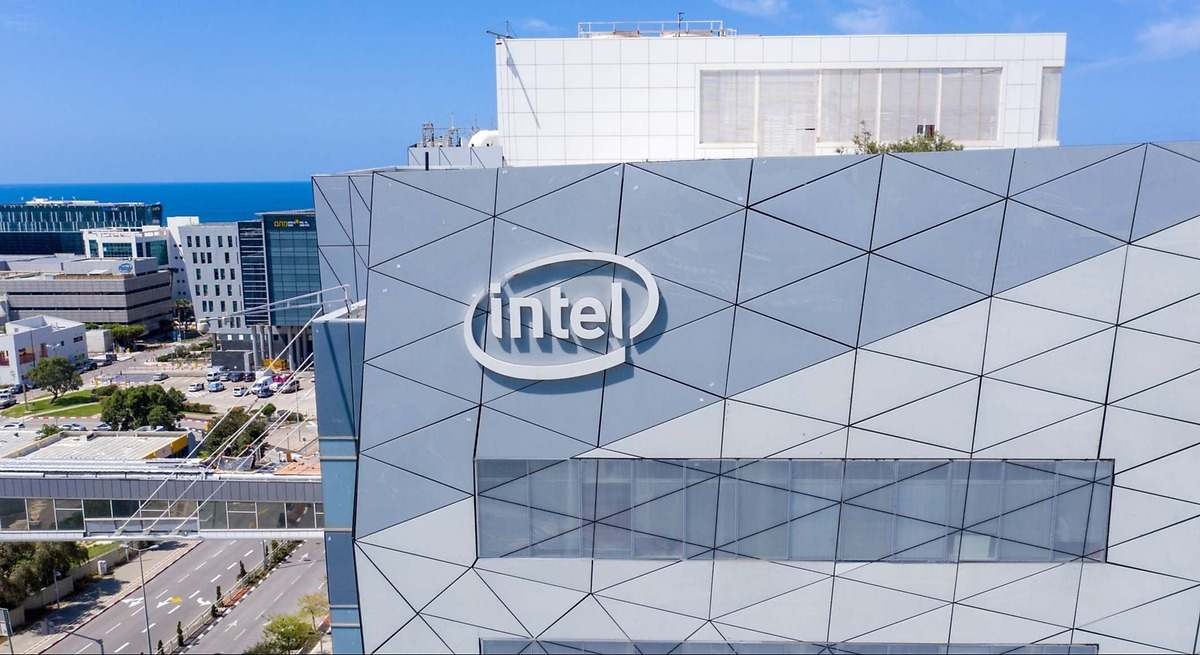 La Maison Blanche négocie une participation dans Intel pour renforcer l'industrie américaine des puces électroniques.