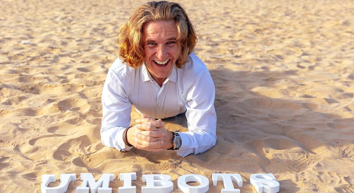 Nowatorski startup Umibots i FFC Medio Ambiente optymalizują sprzątanie plaż przy użyciu robotów.