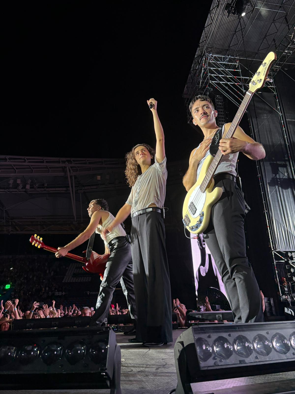 Arde Bogotá embroiders a Mediterranean rock alliance at its massive concert in the city of Turia.