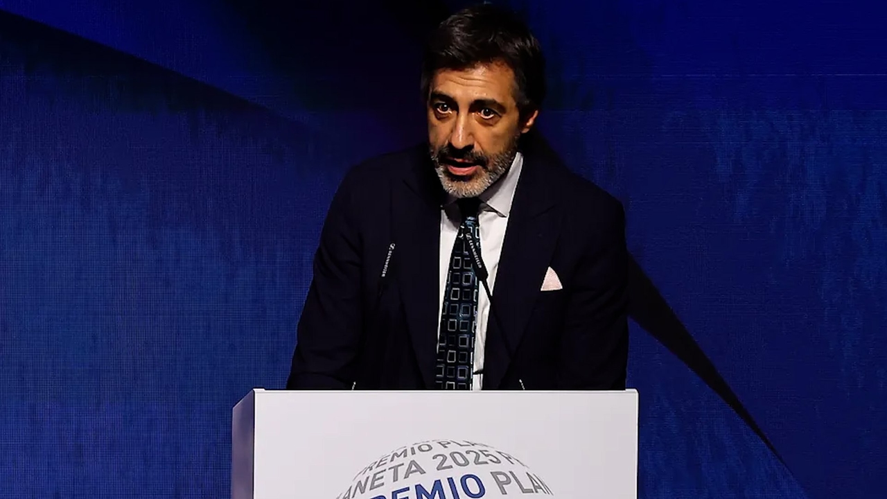 Juan del Val's romantic dedication to Nuria Roca after winning the Planeta Prize: "You are my life."