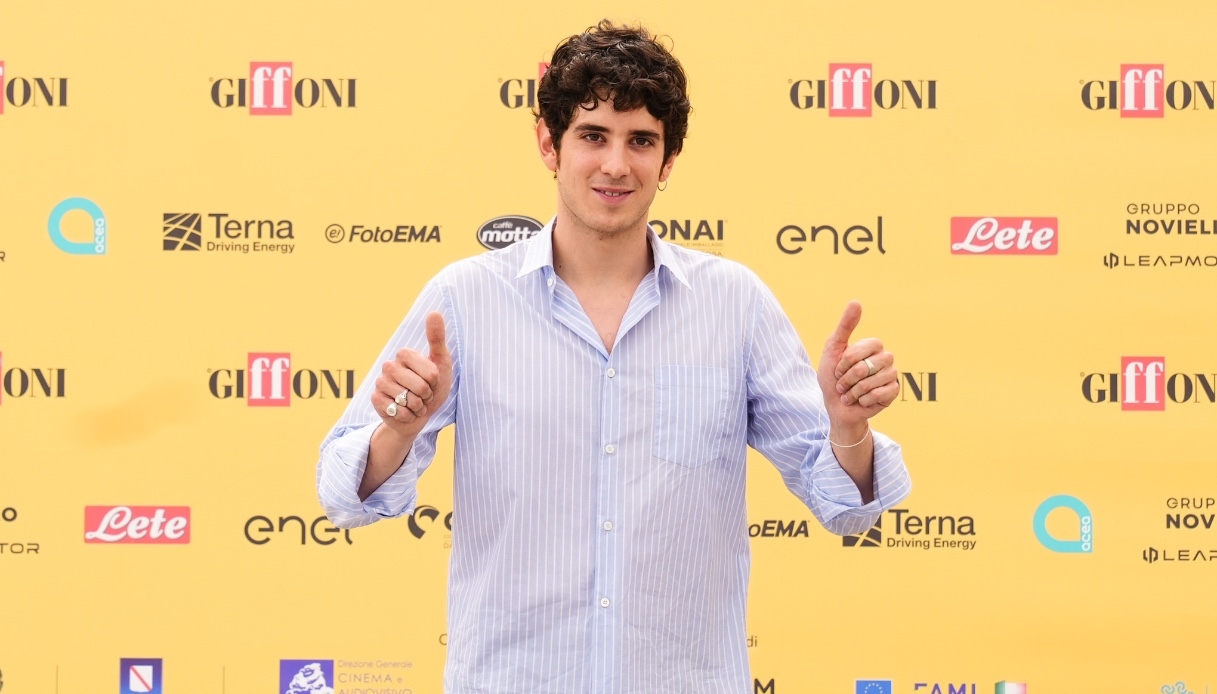 From the set of Mare Fuori to gourmet Japan: an interview with Nicolas Maupas, who recounts his most beautiful travels.
