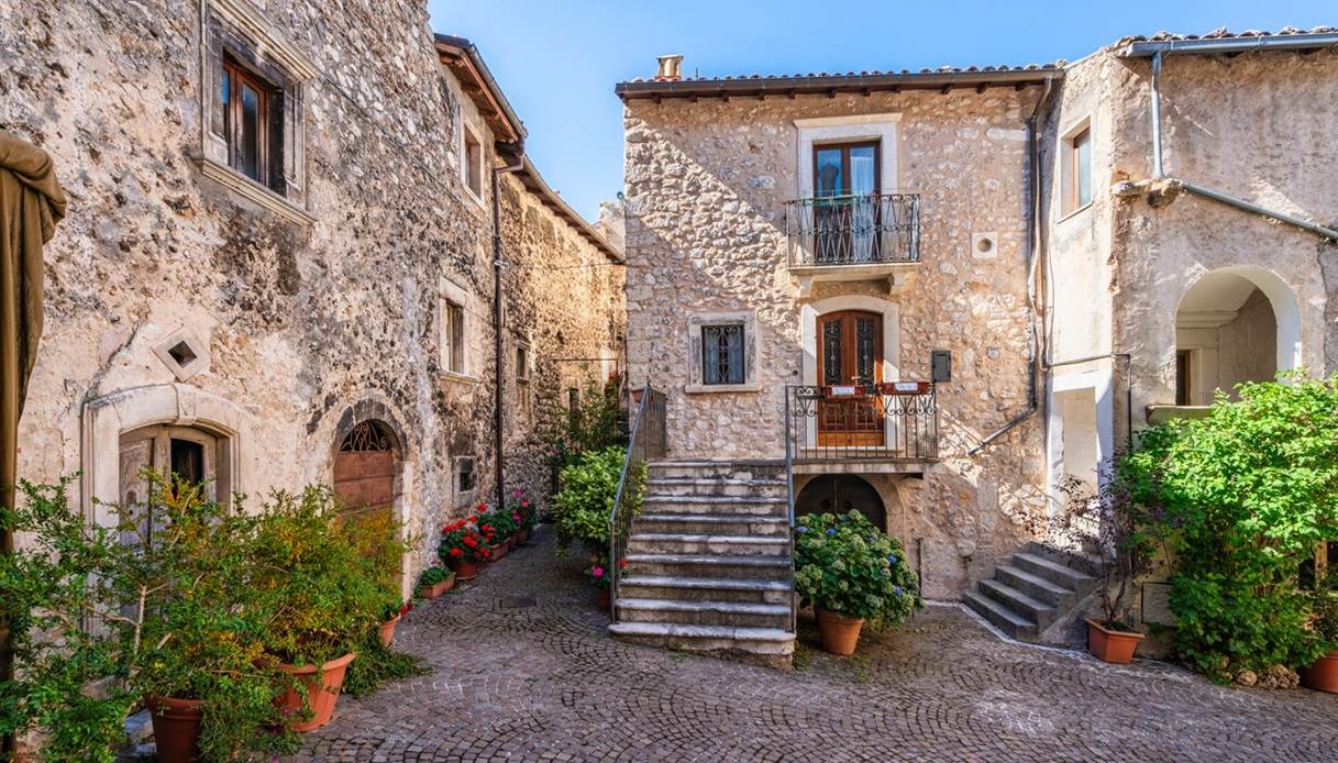 Escapada a los pueblos sin internet: dónde vivir un detox digital y un otoño lento.