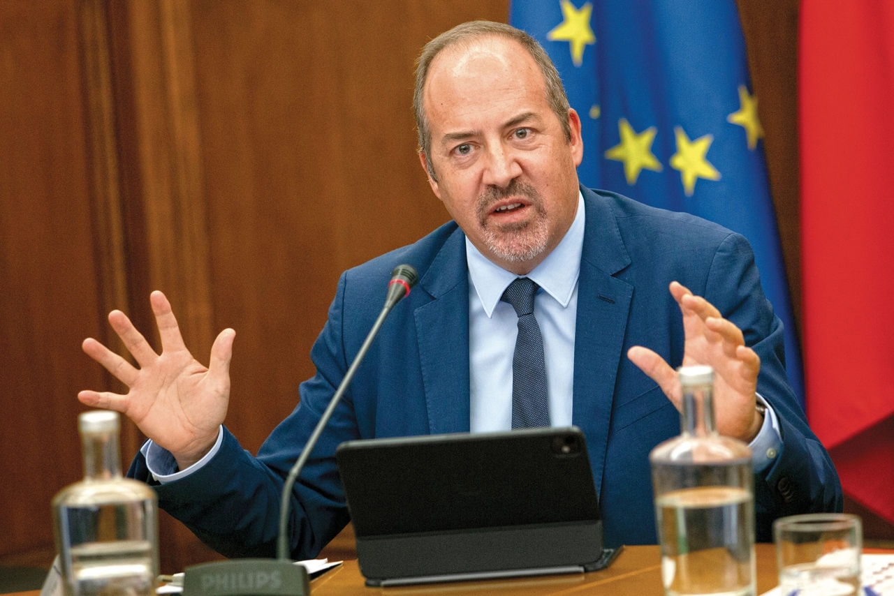 Banco de Portugal: Se recrudece el asedio a Centeno