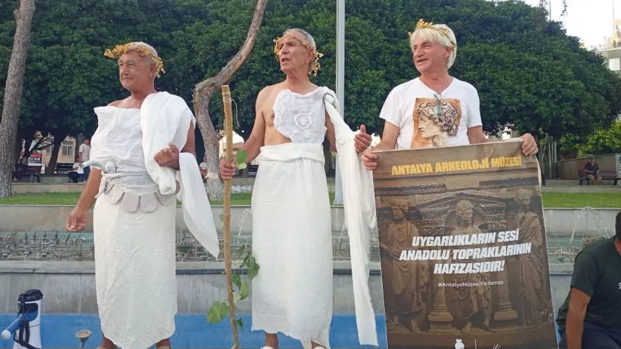Museu de Antália transferido para as praças