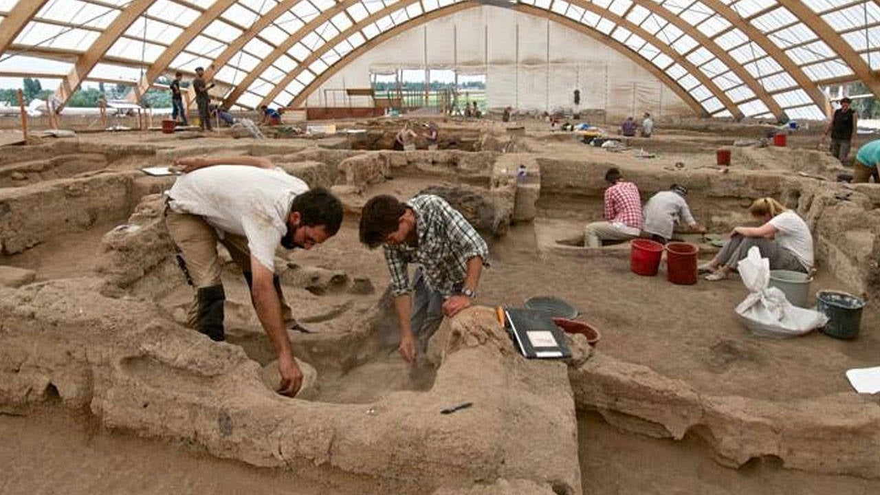 Archäologie in den Schichten der Wahrheit