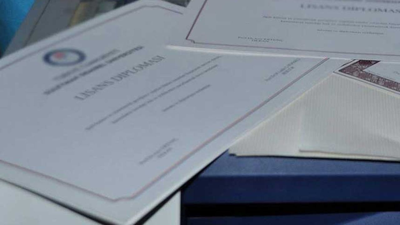 Anche il fratello del secondo astronauta turco è sotto processo per un certificato di equivalenza illegale.