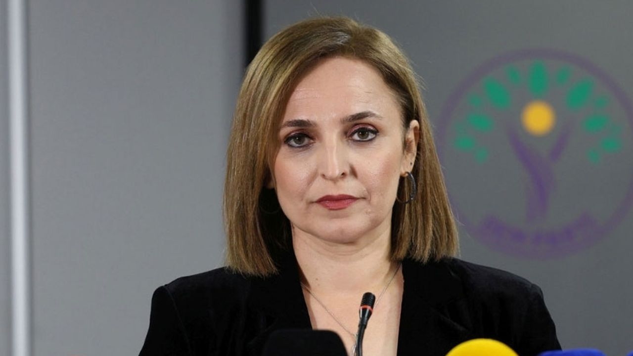 Doğan z DEM: Hakan Fidan powinien sam się „zaktualizować”.