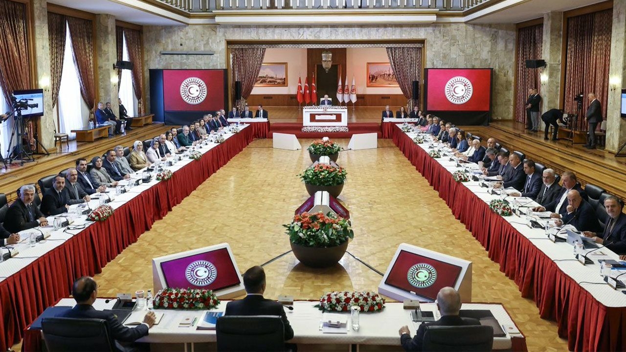 Uno dopo l'altro nella commissione di risoluzione! Il diritto alla speranza, il ritorno dei membri del PKK, quelli con decreti statutari...