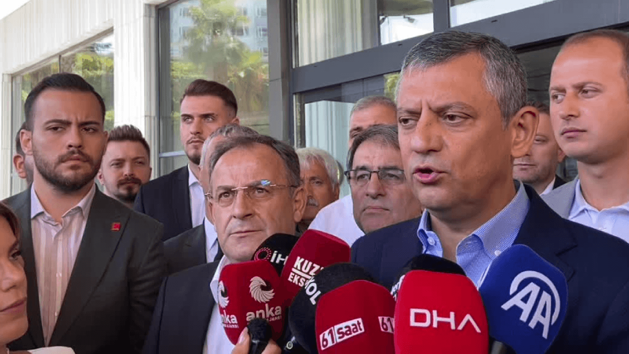 Özgür Özel'den AKP'li Karaismailoğlu’na: Kayyımcı çırağının seviyesine inersek çıkarken vurgun yeriz