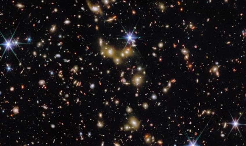 Incroyable photo de James Webb ! Chaque lumière est une galaxie