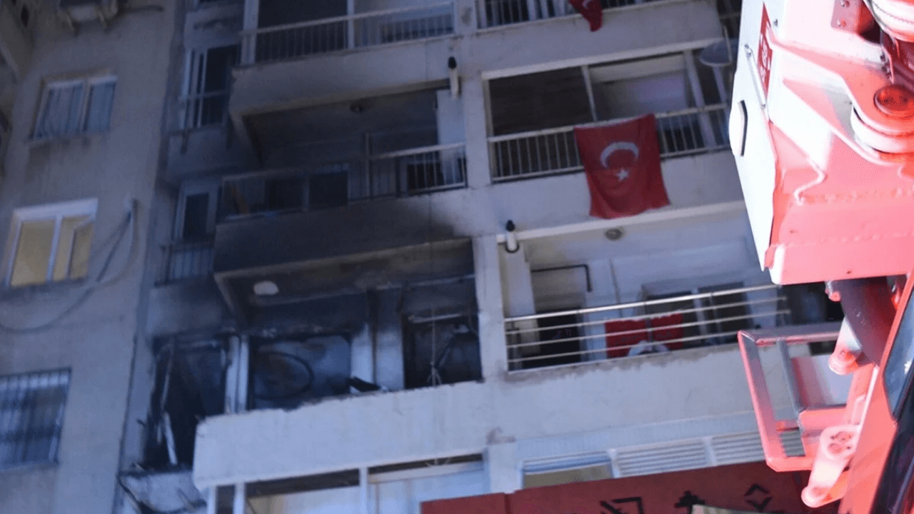 Explosion in einem Gebäude um Mitternacht in Izmir! 4 Verletzte