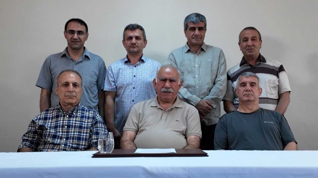 Detalles impactantes en la nueva foto de Öcalan