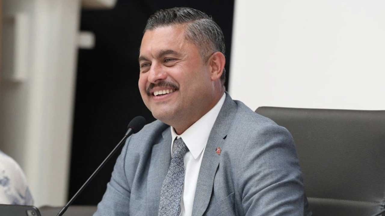 El alcalde de Şile, Özgür Kabadayı, fue suspendido de su cargo.