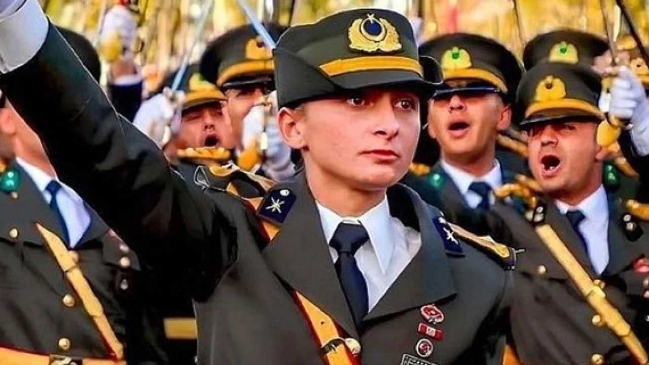 Los abogados del teniente Ebru Eroğlu se oponen a la negativa a regresar a las Fuerzas Armadas turcas
