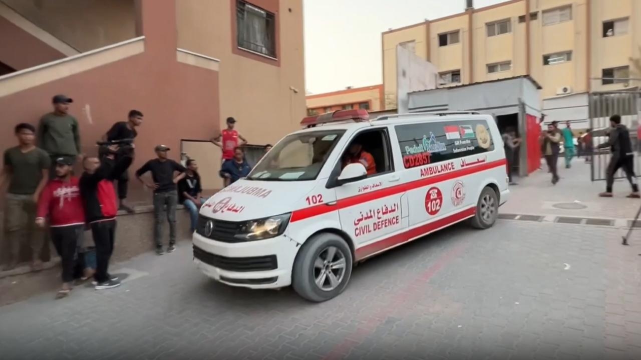 20 Palästinenser getötet, als ein Hilfslastwagen auf einer gefährlichen, von einem Mörder umgeleiteten Straße umkippte. Israel