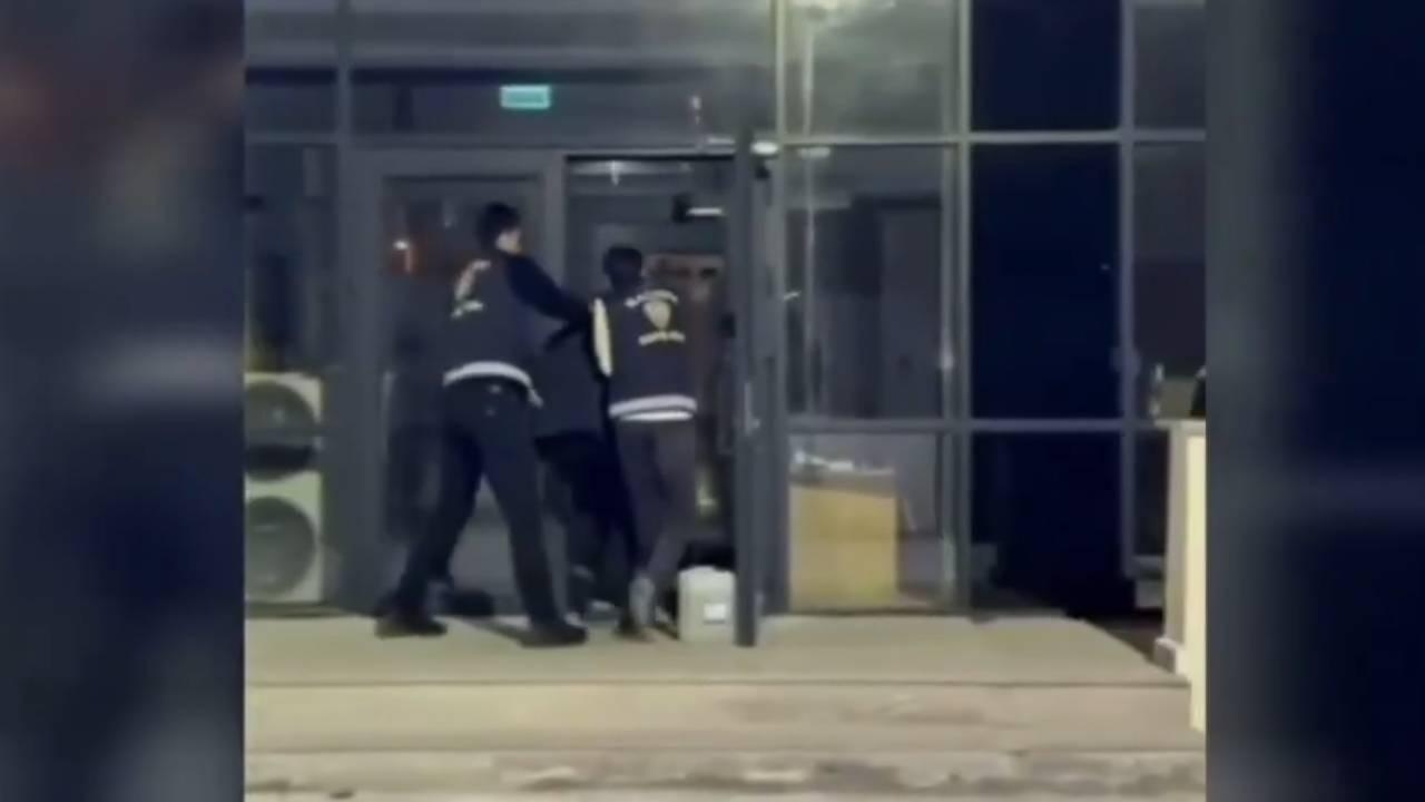 Arrestato l'aggressore che ha picchiato il padre davanti ai figli