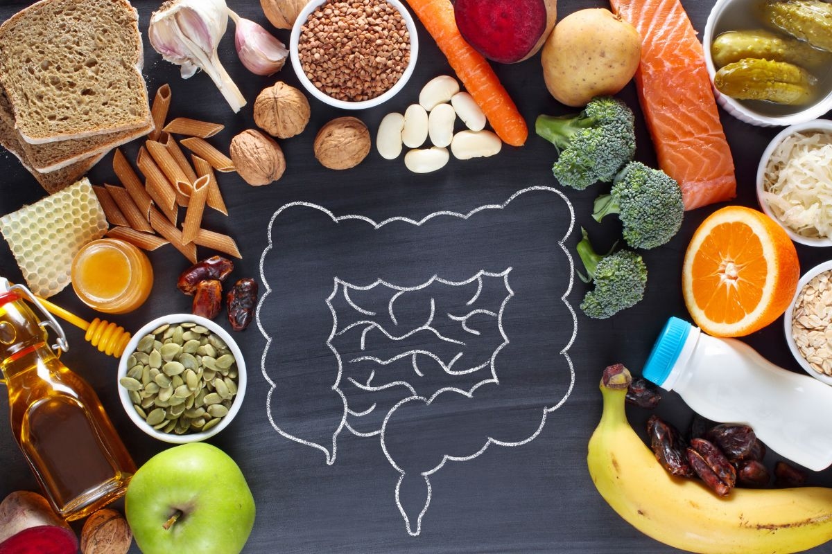 Médico enseña cómo promover una limpieza natural de colon