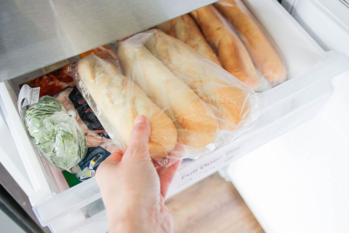 Freezing bread makes it healthier and avoids waste, according to an expert