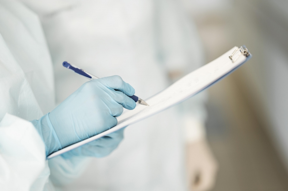 Regulator dokonał nowelizacji rozporządzenia w sprawie udzielania zezwoleń na działalność w zakresie stosowania czynników zakaźnych