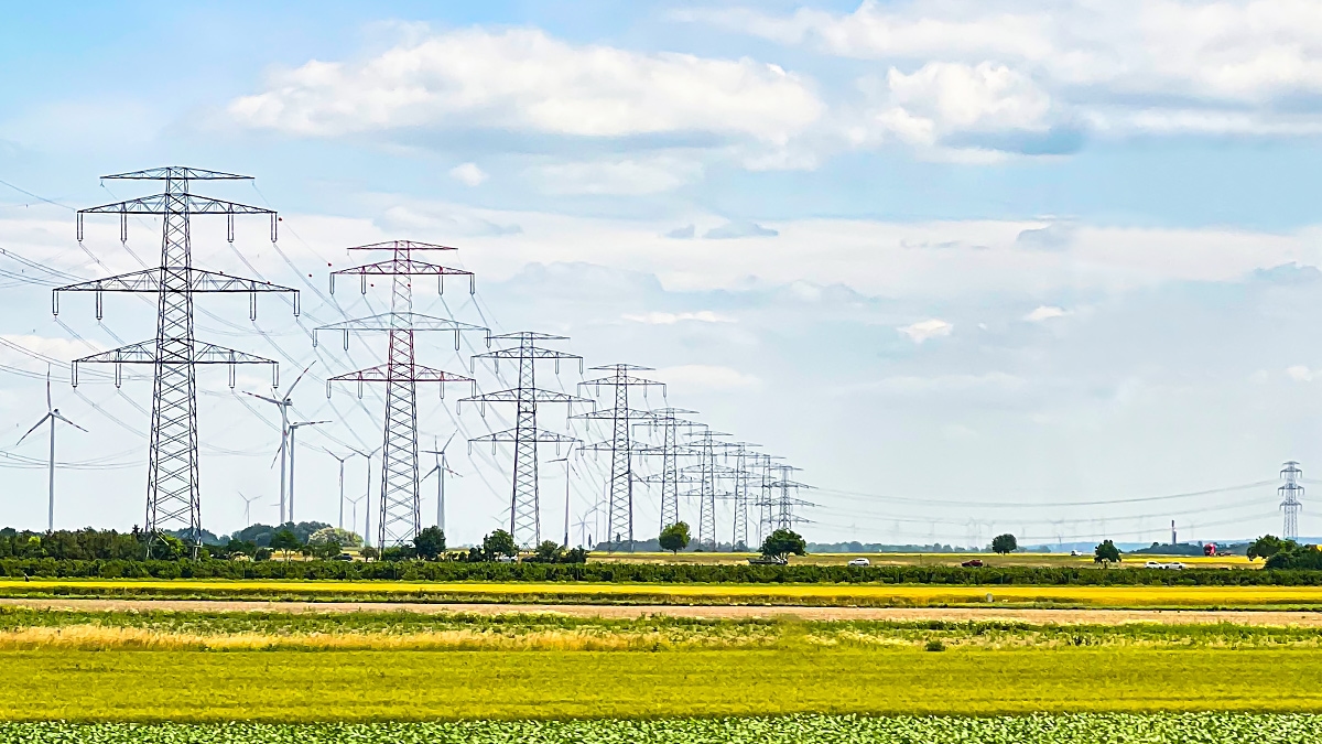 EU needs to take decisive actions on electricity grids for competitiveness and security