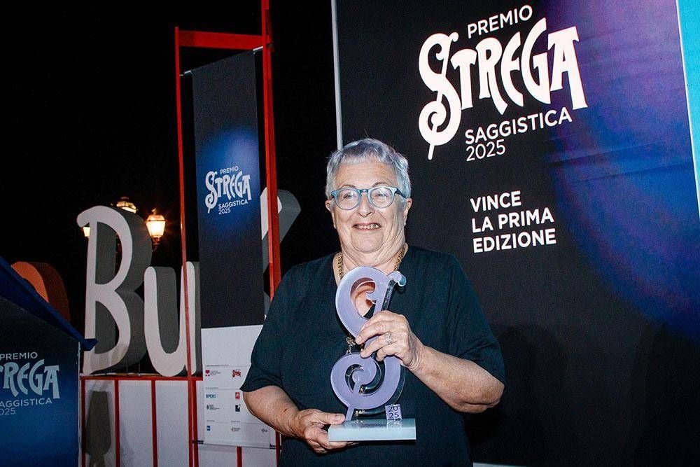 Anna Foa wint de eerste editie van de Strega-prijs voor non-fictie