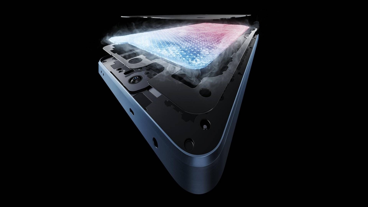 Smartphones and heat: graphene innovation combats summer overheating