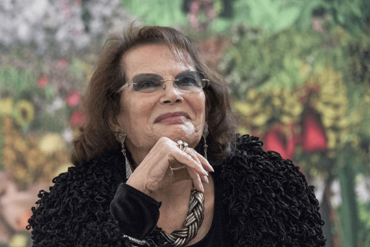 Chi era Claudia Cardinale, l'attrice bellissima e inafferrabile morta a 87 anni: "Dissi no a Brando e Delon"
