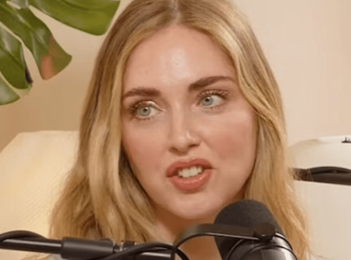 Chiara Ferragni, eine weitere „Prügelstrafe“. Kommunikation, Lighthouse Communication lässt die in Ungnade gefallene Influencerin im Stich