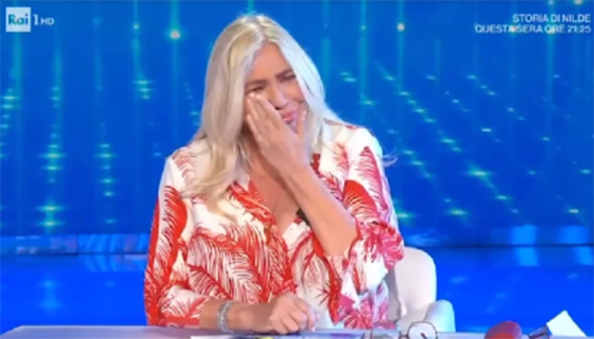 Mara Venier, sensationeller Wechsel zu Mediaset? Sie könnte zum Cast einer der beliebtesten Sendungen gehören.