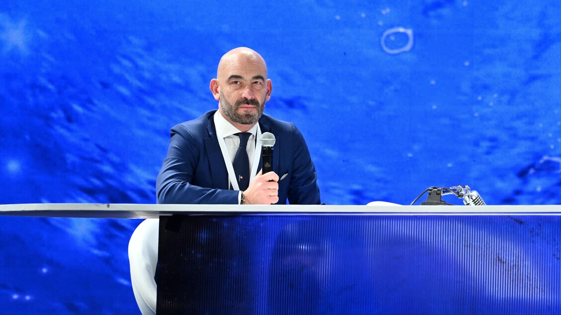 Bassetti faces death threats: "It happens when you invade the field."