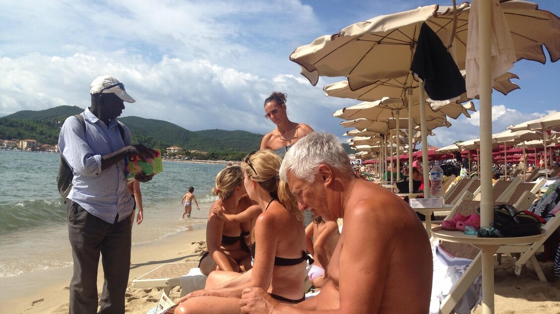 Treccani, finally the summer without 'vu cumprà'