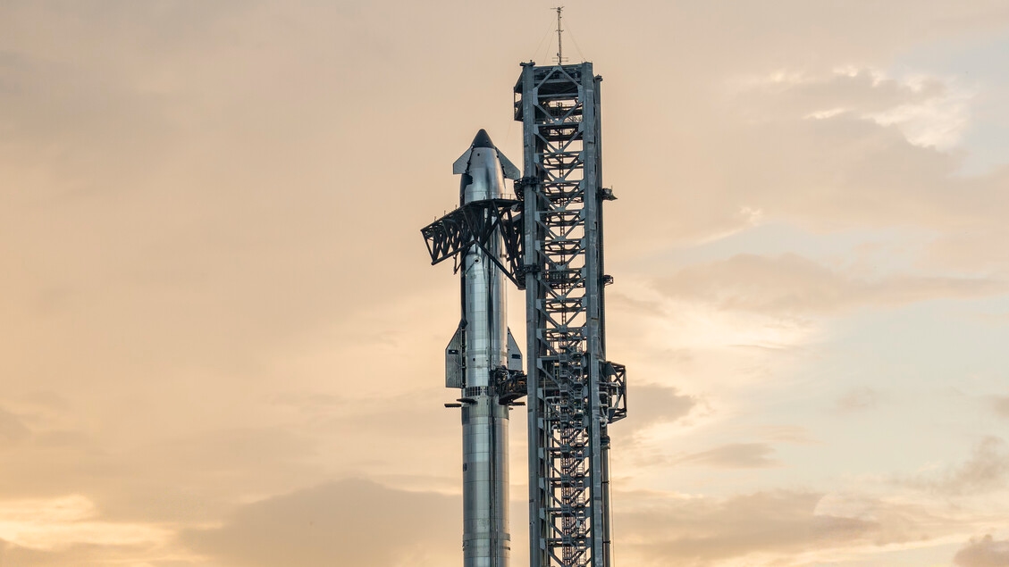 Musk's tenth test of Staship postponed due to bad weather.