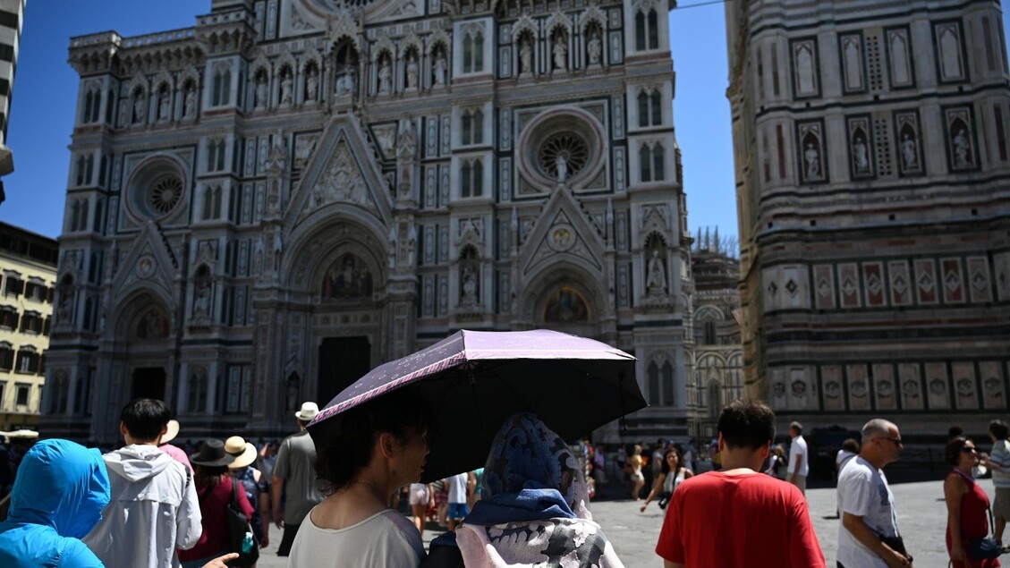 Alerta meteorológico vermelho somente em Florença neste domingo, 13 cidades em laranja.