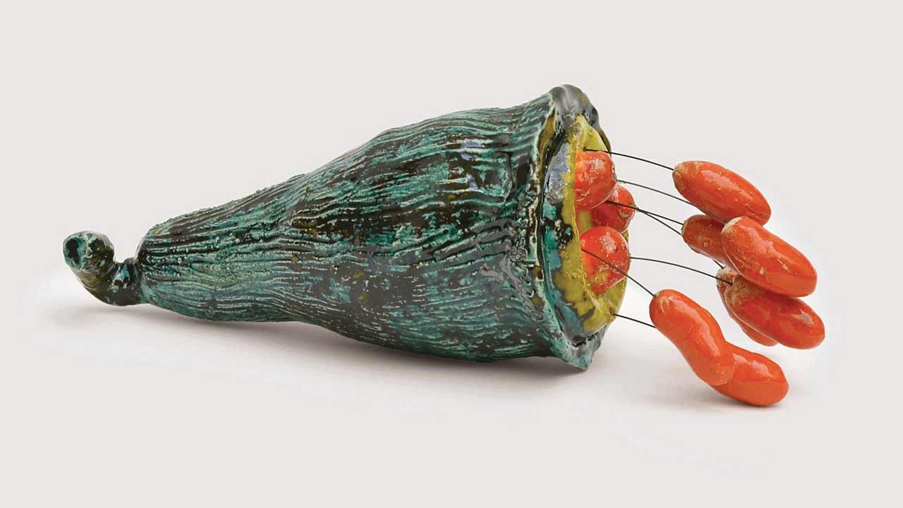 Selected works by ceramist António Vasconcelos Lapa exhibited in Silves