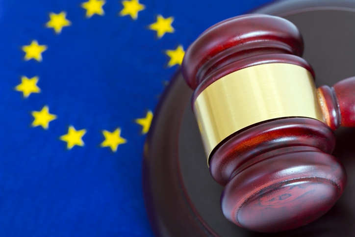 Совет ЕС против Европарламента: права авиапассажиров на грани