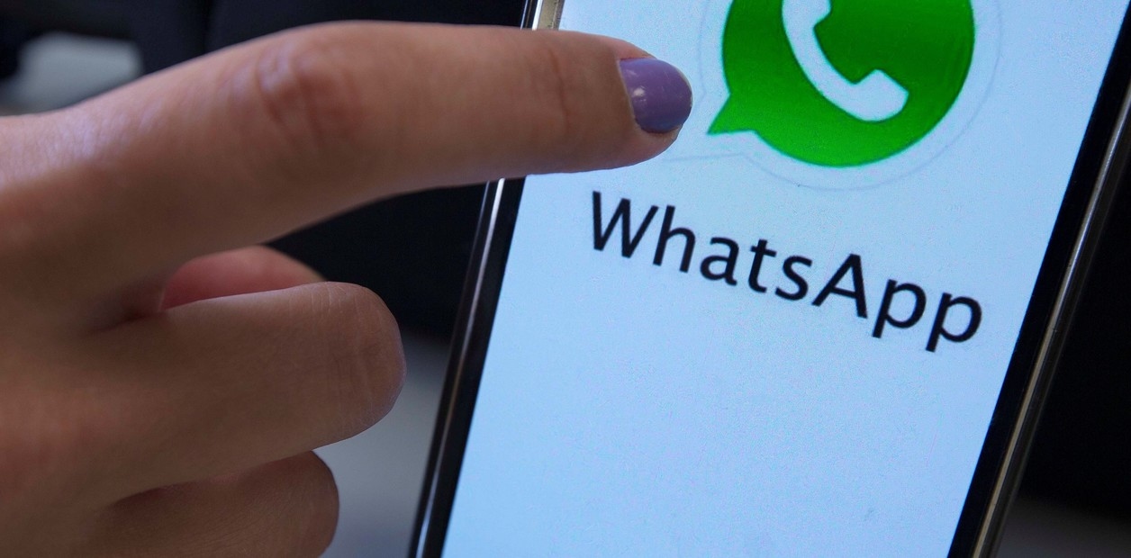 How to know if someone is using your WhatsApp account on another phone