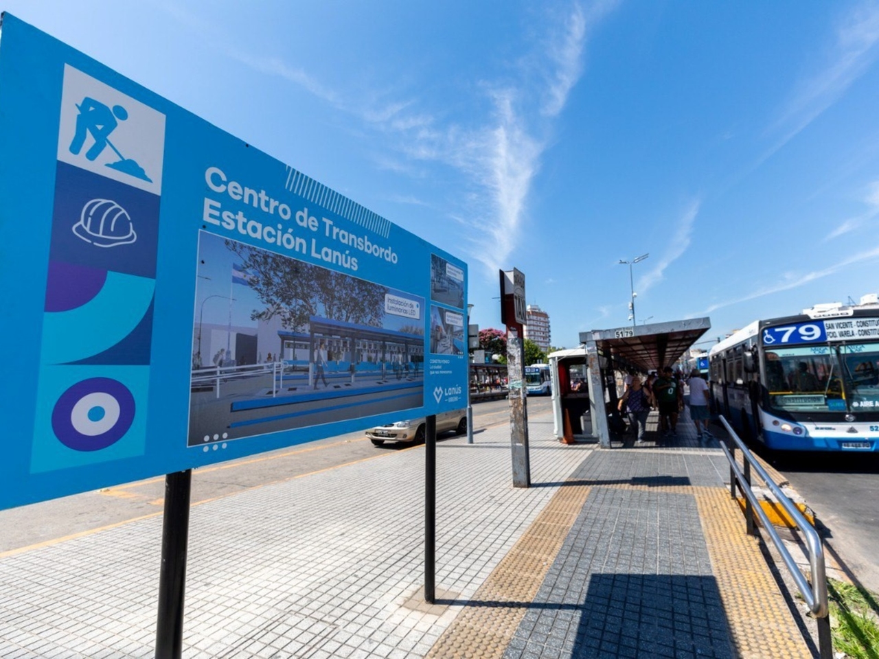 Les arrêts de bus sont modifiés car une gare de transfert est en cours de rénovation, par laquelle passent 120 000 personnes chaque jour