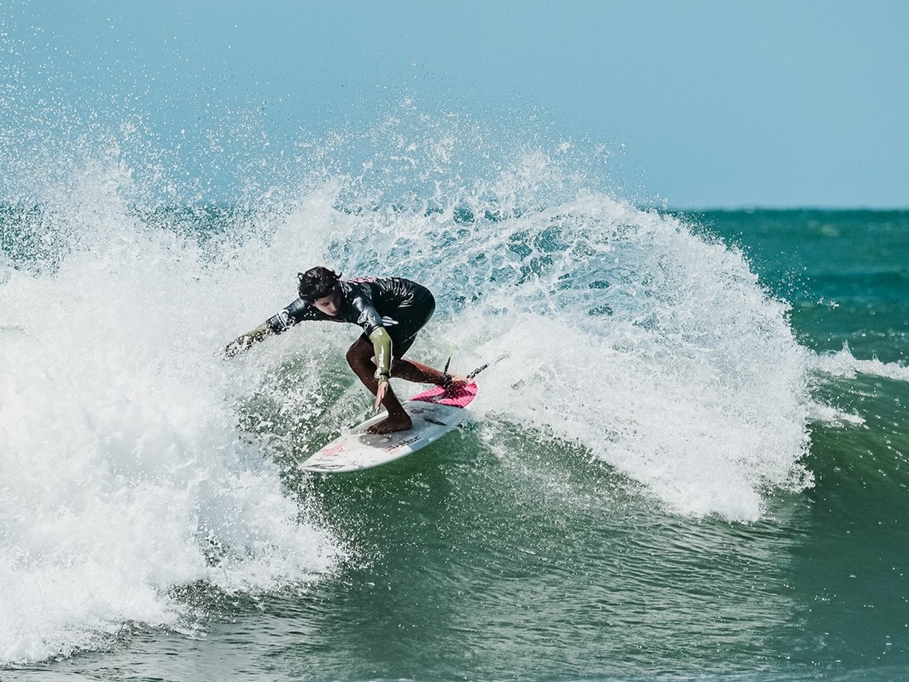 Le boom du surf argentin : un tournoi de haut niveau à Mar del Plata et un campus à Hawaï tournés vers l'avenir