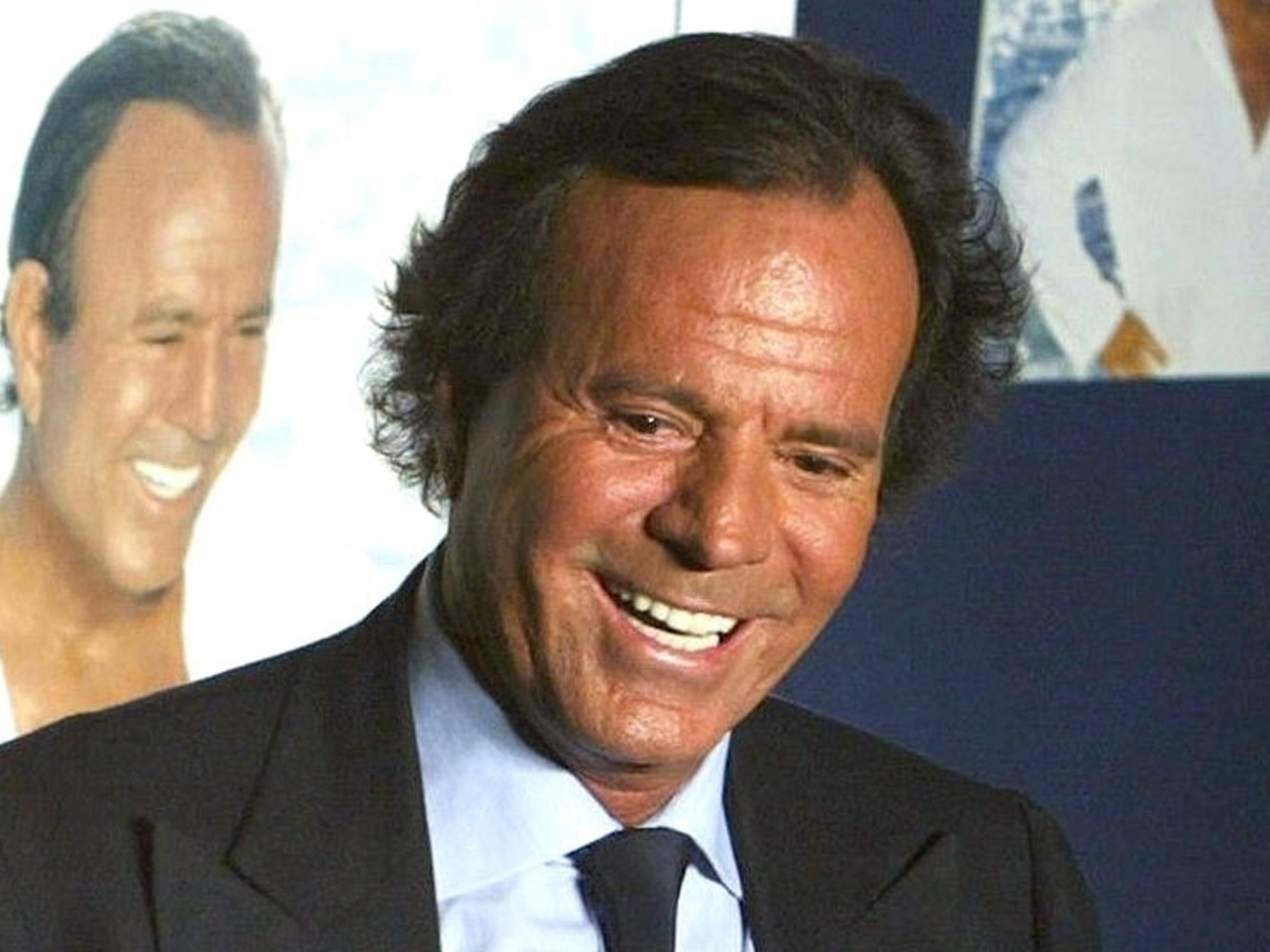« Une vie de Julio Iglesias » : la reconstruction littéraire d'une icône de masse