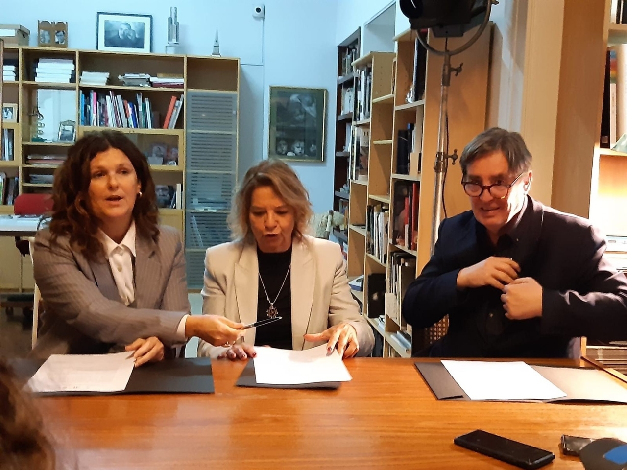 Het Cervantes Instituut zal het werk van Walsh en Facio wereldwijd promoten.
