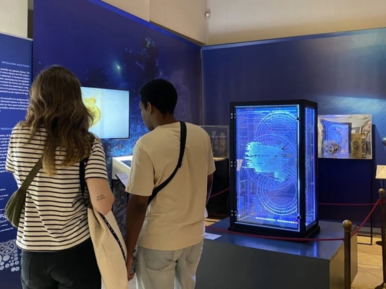 Puertas automáticas y una computadora de 2.100 años: viaje por la antigua tecnología griega