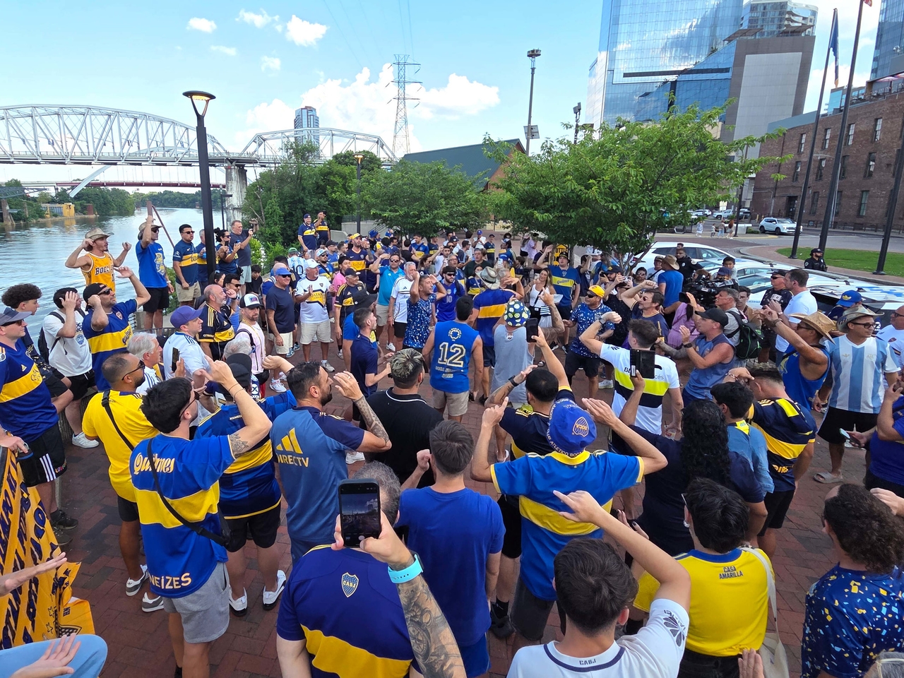 Les fans de Boca Juniors ont également dominé Nashville et sont ravis d'atteindre les huitièmes de finale de la Coupe du monde des clubs.