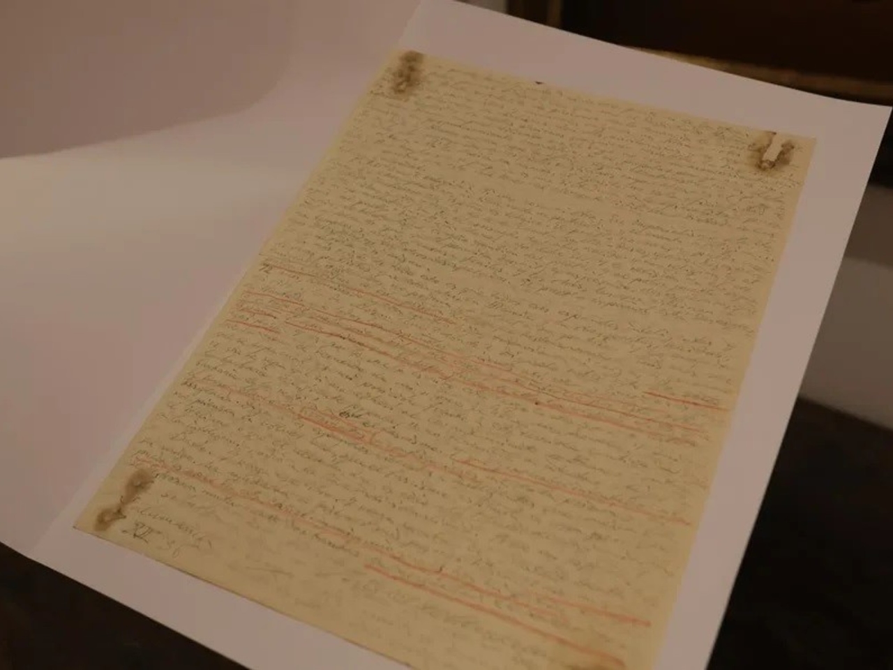 Si scopre che Miguel de Unamuno confessò allo scrittore Henry Miller di aver paura di essere assassinato.