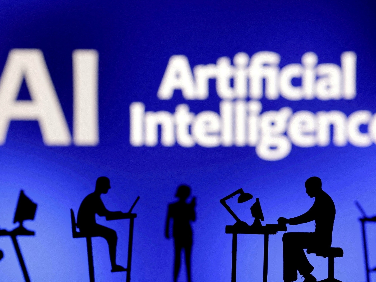 La gente del posto licenzia e assume immigrati: la controversa strategia delle Big Tech per l'ascesa dell'intelligenza artificiale