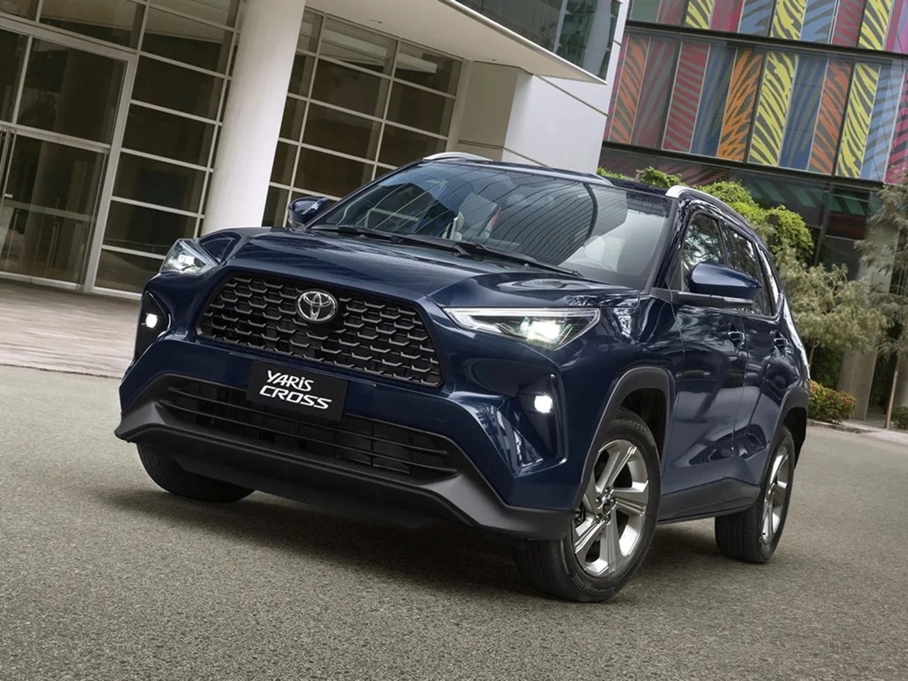 Toyota Yaris Cross: Kasım ayında piyasaya sürülecek hibrit SUV hangi donanımlara sahip olacak ve ne kadar yakıt tüketecek?