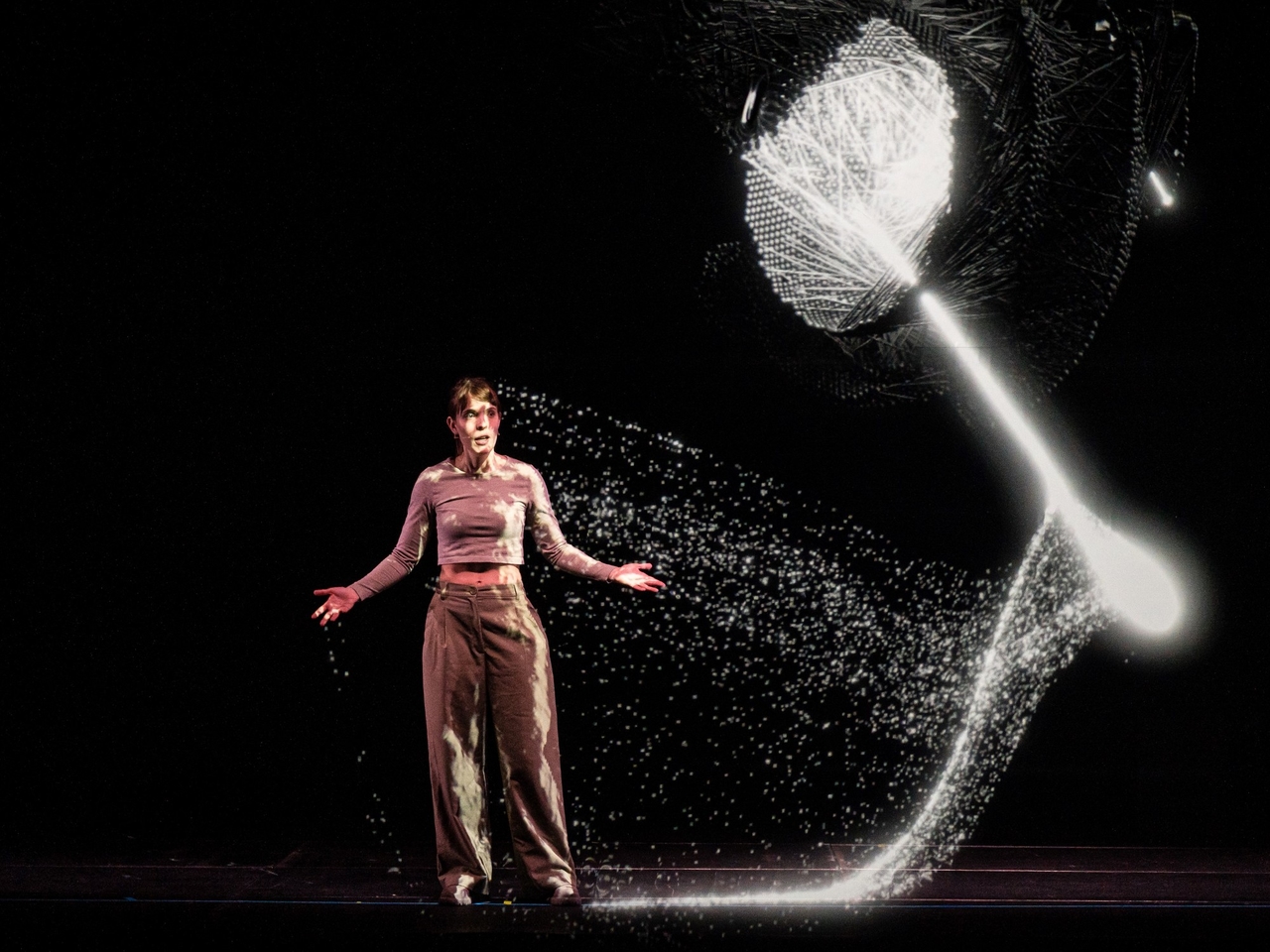 Interview with Daniel Innerarity. Artificial intelligence dreams of redefining the arts: between creativity and simple repetition.