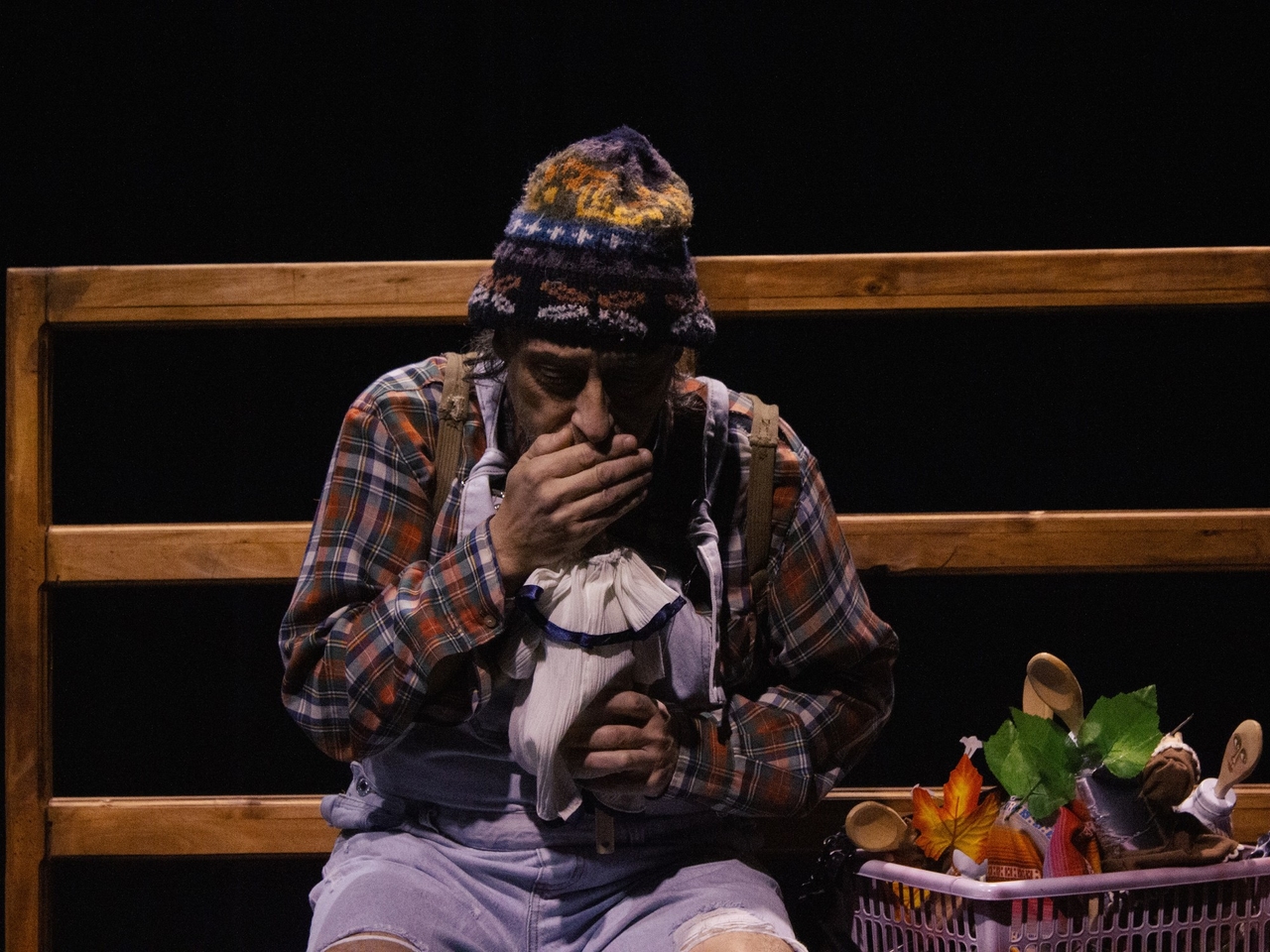 "Cría ángeles": el teatro de los marginados y su resistencia